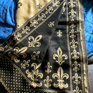 Wrap/scarf. Sparkling gold and brown.